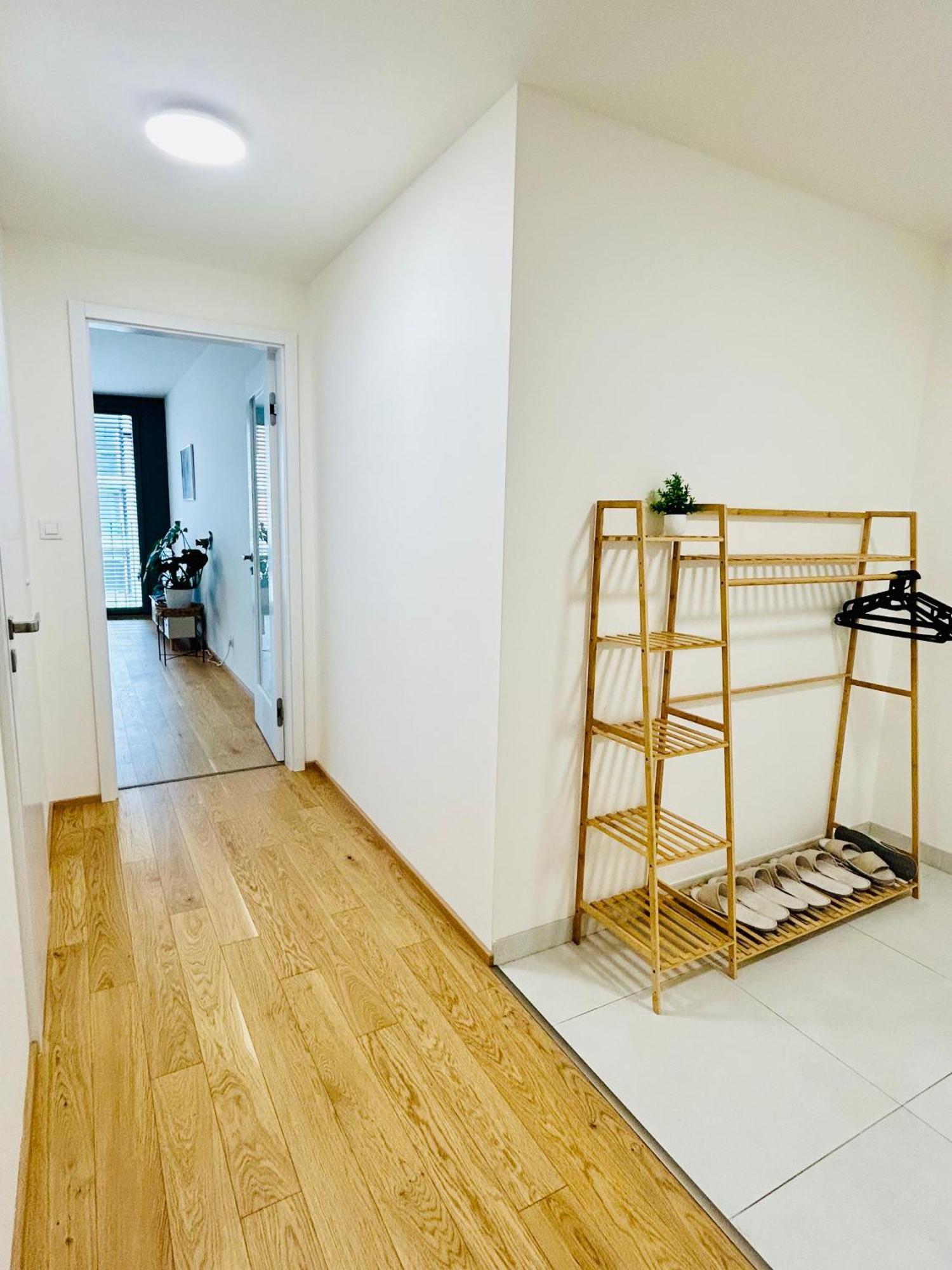 Apartmán New Luxury At Andel Metro Station Praha